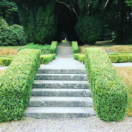 Woodstock Courtyard *