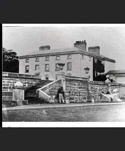 Woodstock Courtyard * Inistioge