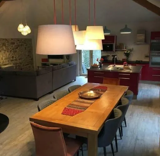 Woodstock Courtyard *